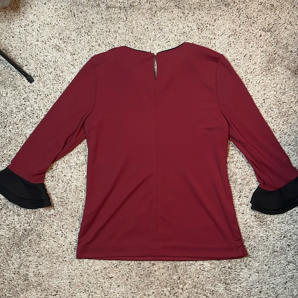 Karl Lagerfeld Top Womens Small Magenta Pink 3/4 Sleeve Flutter Cuff‎ Keyhole - Picture 4 of 6